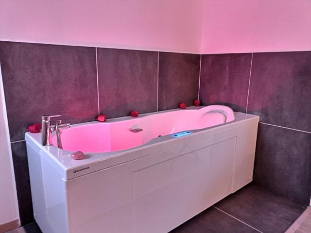 Les Suites Fenelon Le Cateau-Cambresis ภายนอก รูปภาพ