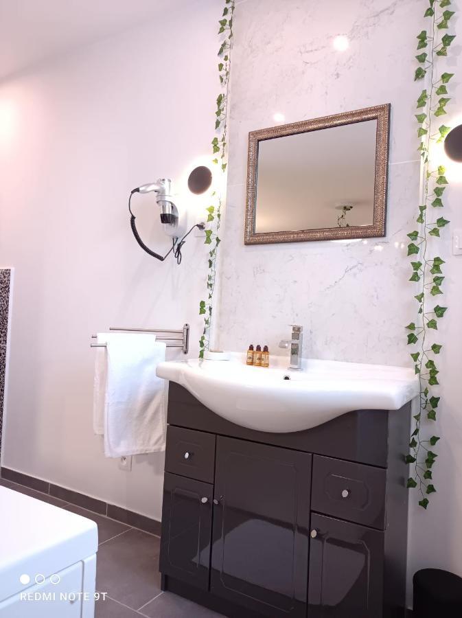 Les Suites Fenelon Le Cateau-Cambresis ภายนอก รูปภาพ