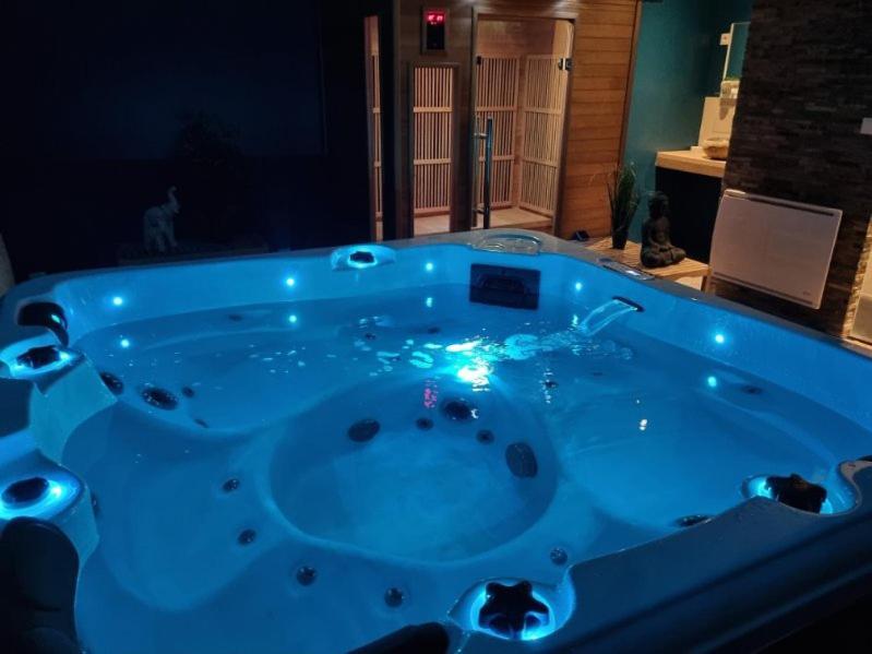 Les Suites Fenelon Le Cateau-Cambresis ภายนอก รูปภาพ
